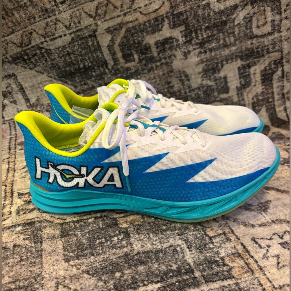 HOKA Crescendo MD track spikes in Ceramic/Diva Blue